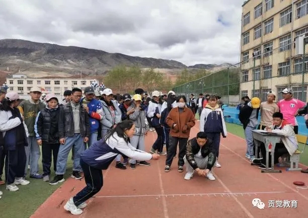 贡觉县中学举行升学体育考试