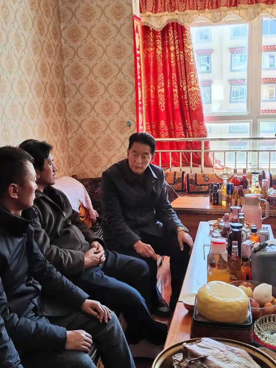 旺堆在莫洛镇开展下访接访活动