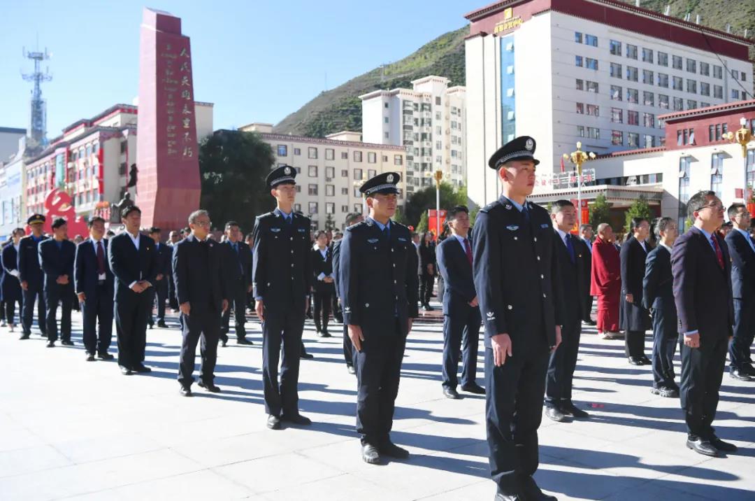 出席仪式的还有市人大,政府,政协,昌都军分区,武警昌都支队,31617部队